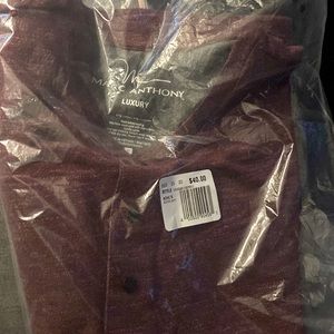 Marc Anthony luxury long sleeve t shirt with 3 buttons new with tags